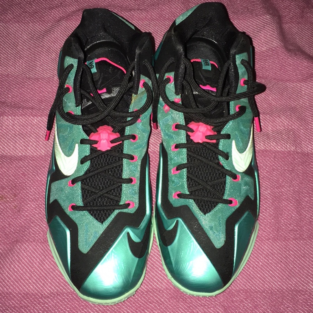 Green&pink Lebrons